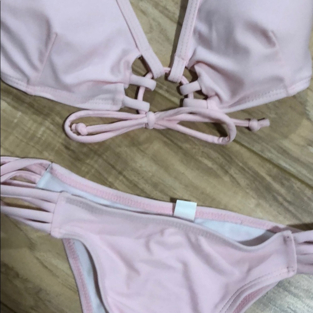 Pink Bikini - Picture 2 of 3
